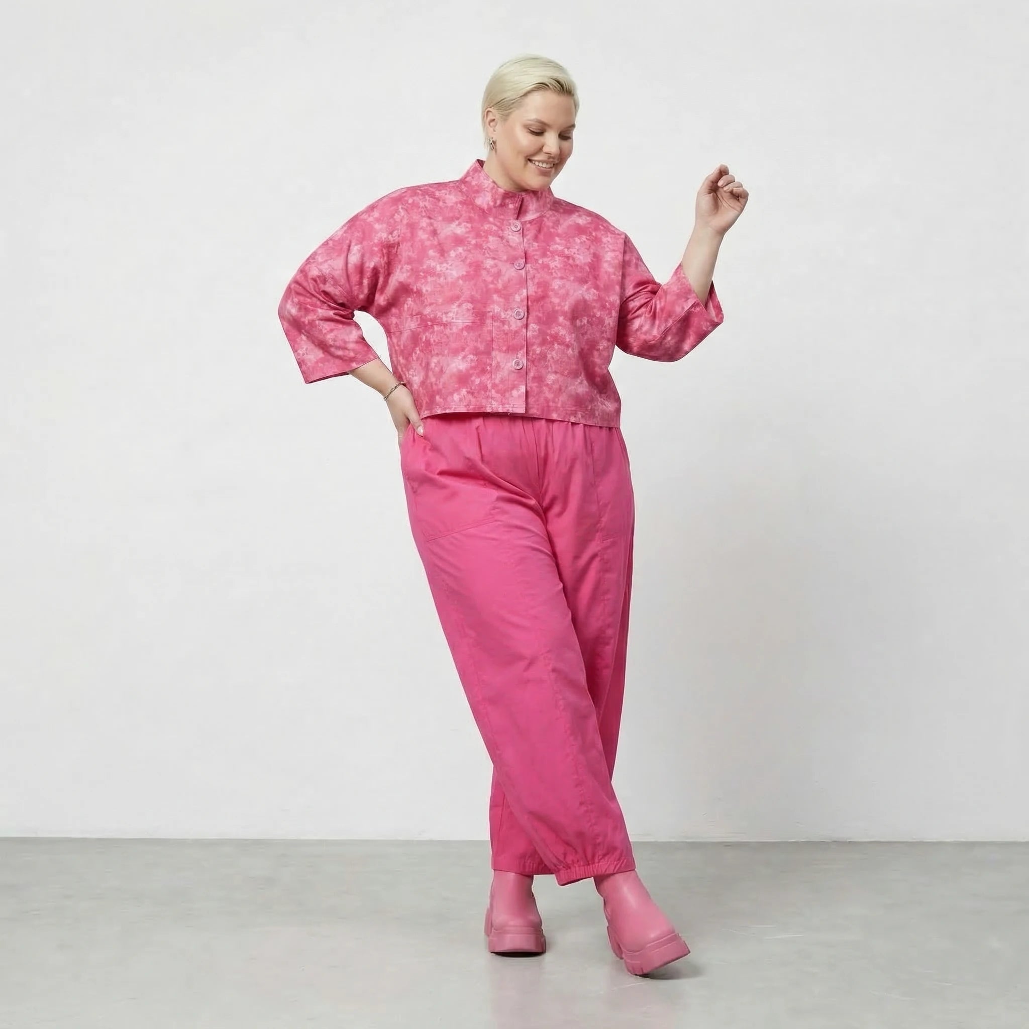 Stilvolle Oversize Jacke aus feiner, leichter Baumwolle im ausgefallenen Lagenlook, Batik, Fuchsia