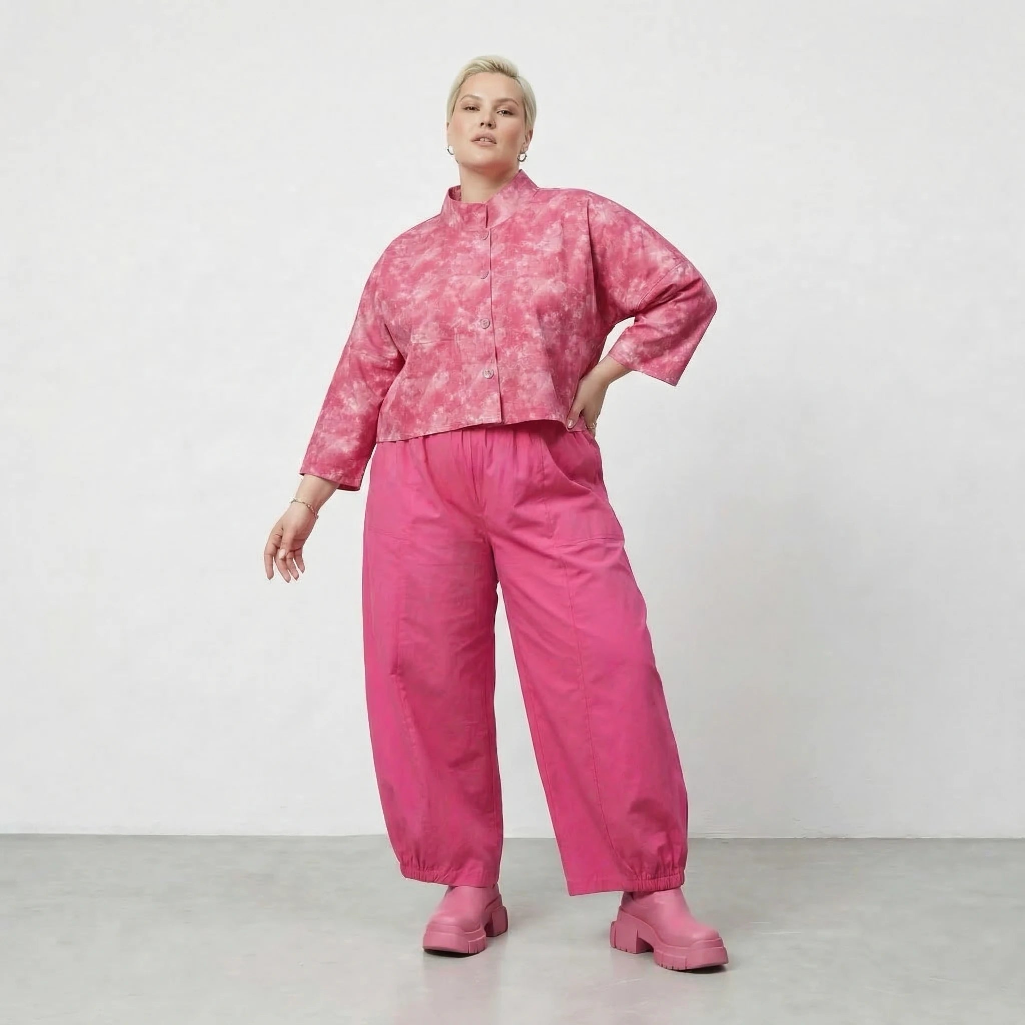 Stilvolle Oversize Jacke aus feiner, leichter Baumwolle im ausgefallenen Lagenlook, Batik, Fuchsia