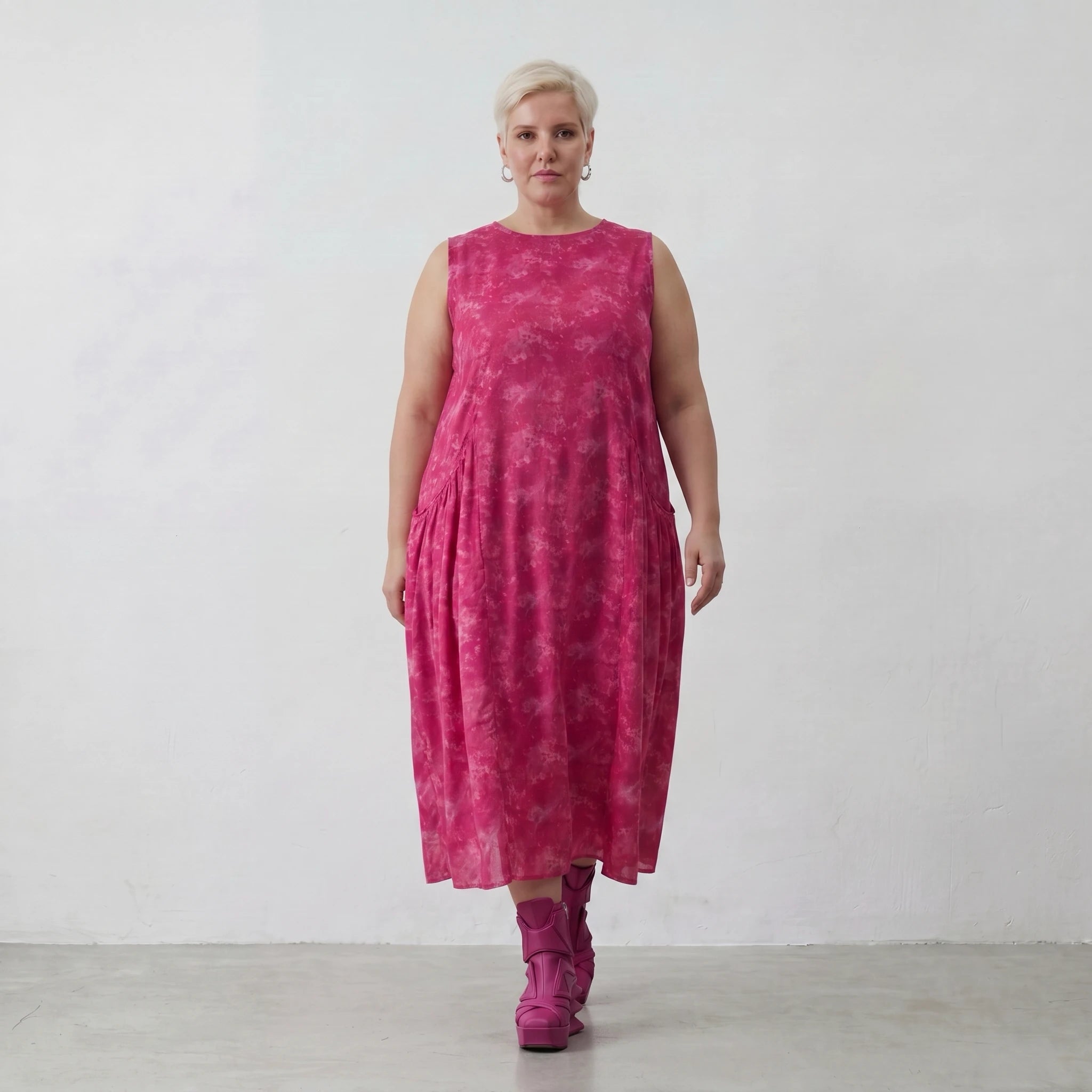 Luftiges Lagenlook Kleid aus feiner Baumwolle in ausgefallener Ballon Form mit Batik Muster, Fuchsia