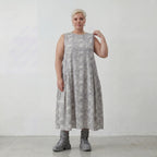 Luftiges Ballon Kleid aus feiner Baumwollpopeline mit zeitlosem Lagenlook und aufgesetzten Taschen, Grau