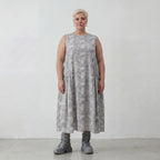 Luftiges Ballon Kleid aus feiner Baumwollpopeline mit zeitlosem Lagenlook und aufgesetzten Taschen, Grau