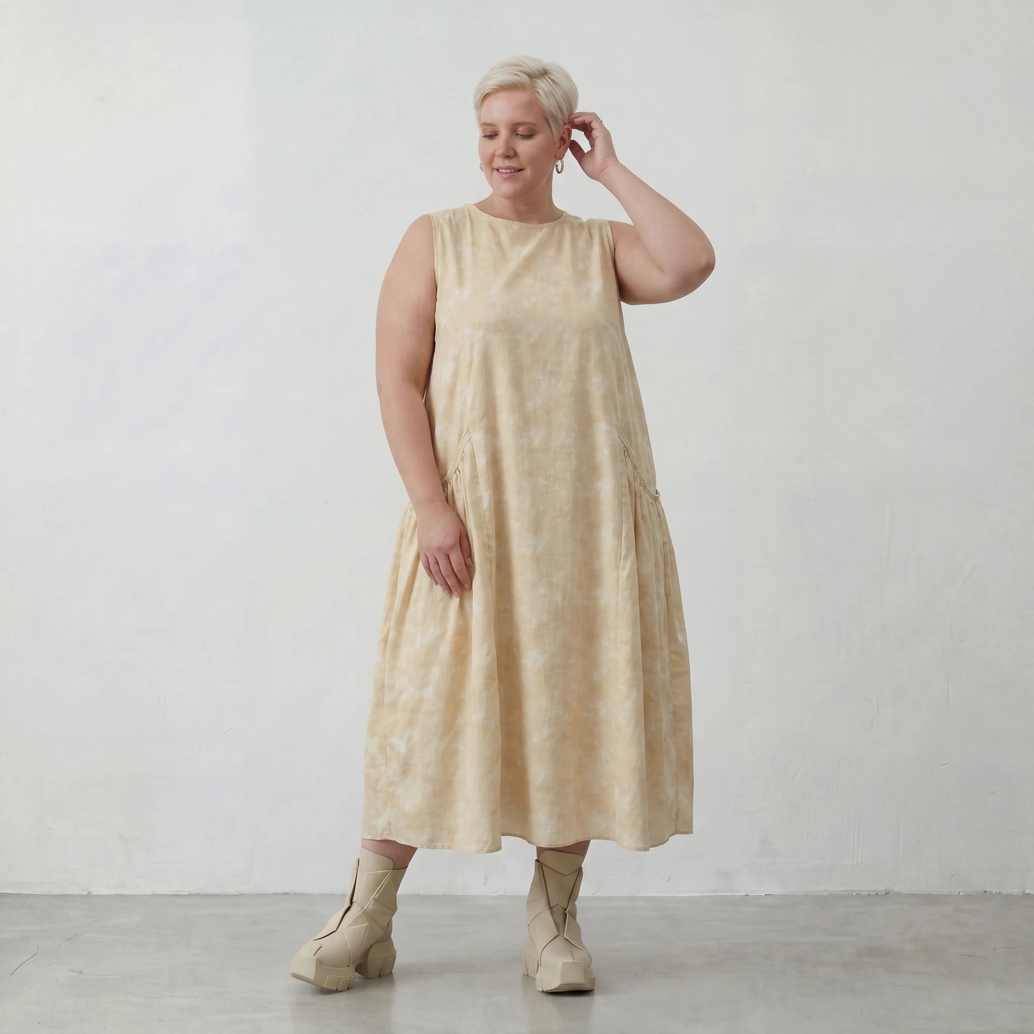 Luftiges Ballonkleid aus reiner Baumwolle im angesagten Lagenlook mit Batik Akzent, Vanille