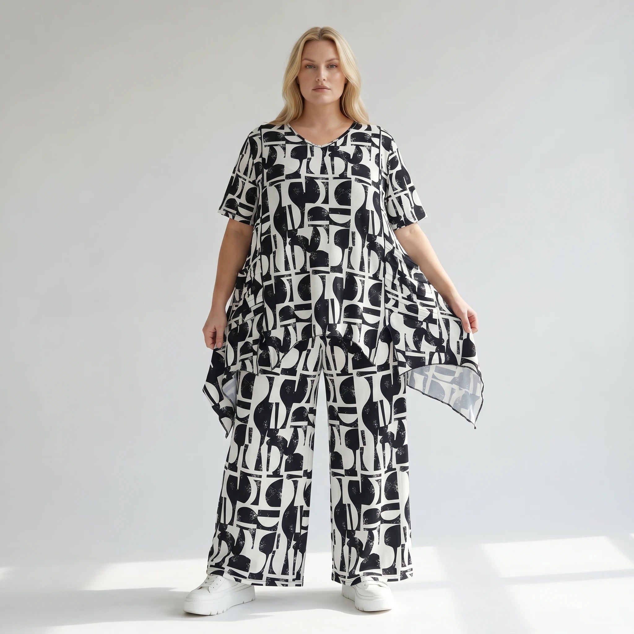 Legeres A-Form Shirt im ausgefallenen Oversize Lagenlook mit fließendem Stretchkomfort, Schwarz/Weiß