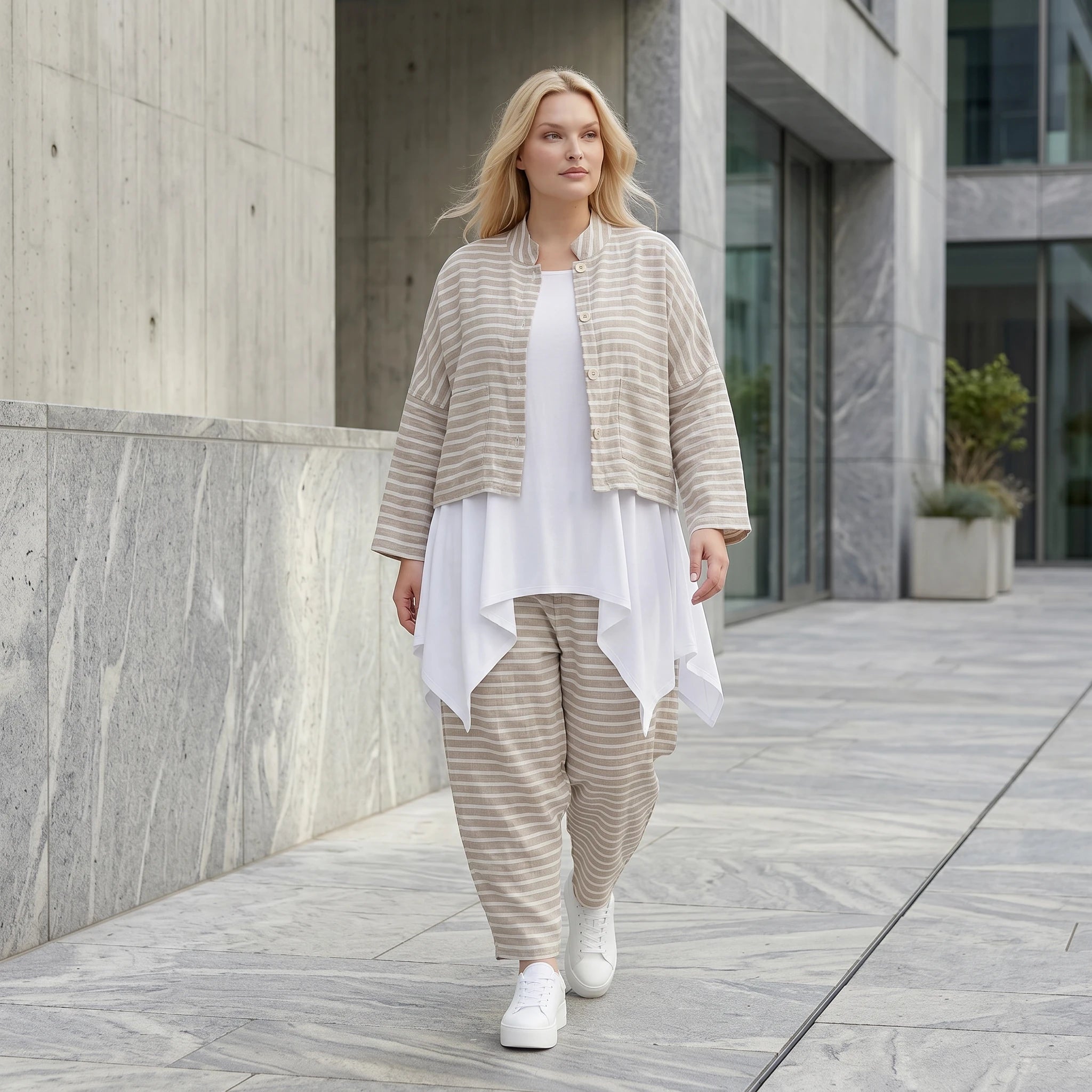 Stilvolle Oversize Jacke in lässigem Lagenlook mit leichter Leinen Optik und Streifen, Sand/Weiß
