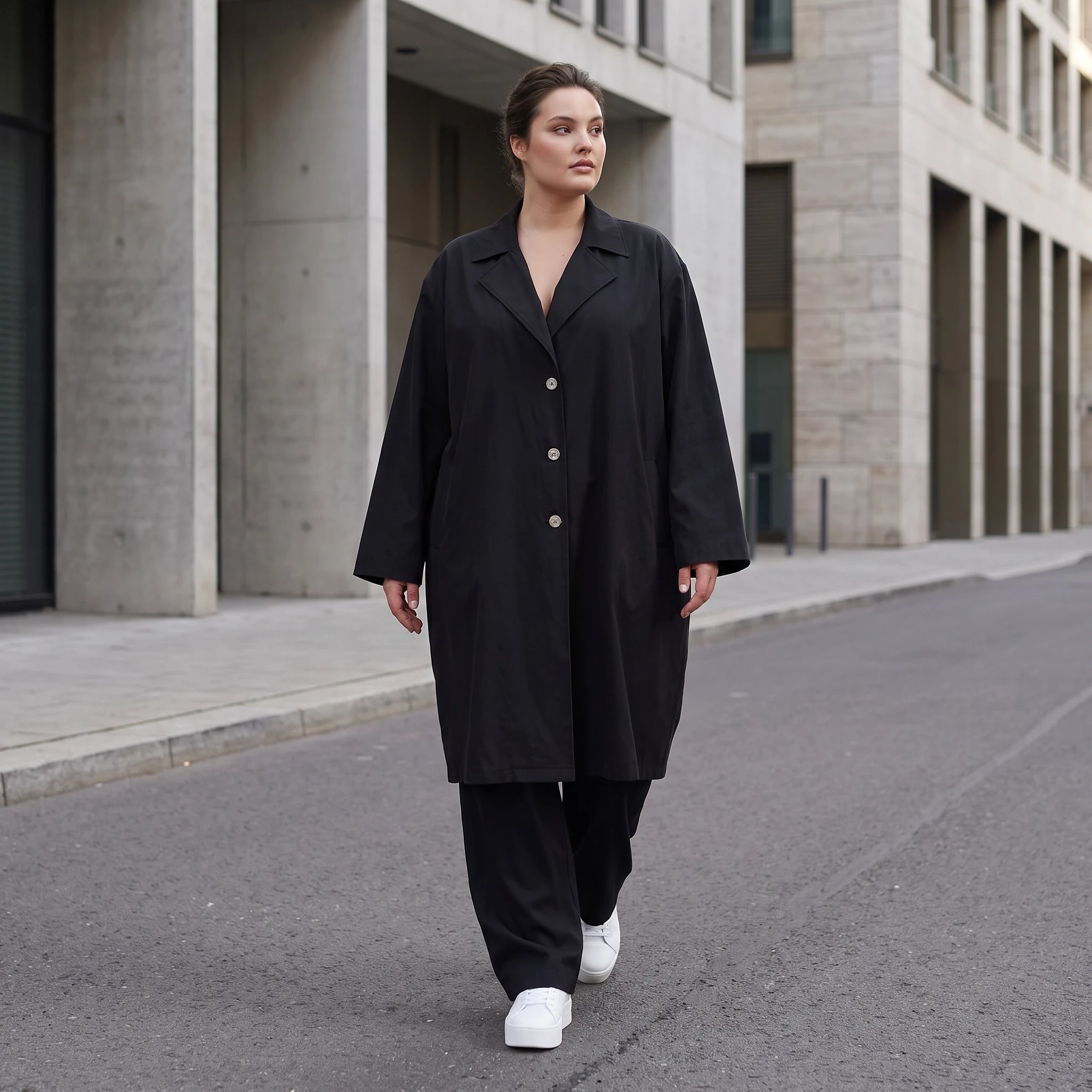 Schwarzer Oversize Mantel fliessend elastisch zeitlos leger sommerlich fuer Lagenlook