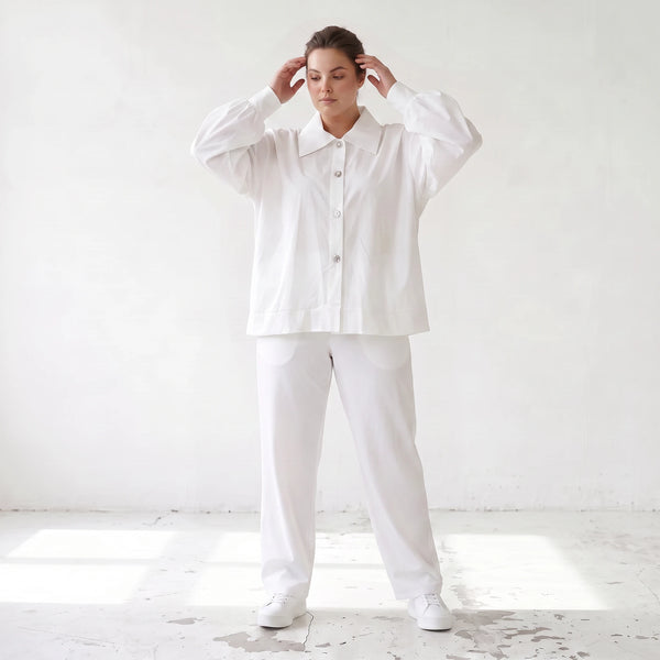 Zeitloser Weißer Blazer im Oversize Lagenlook mit Hemdkragen leger elegant und ausgefallen