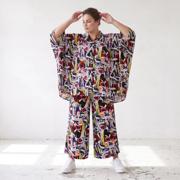 Zeitlose Oversize Viskosebluse in Schwarz Oliv Lila leger Lagenlook modern Hemdkragen