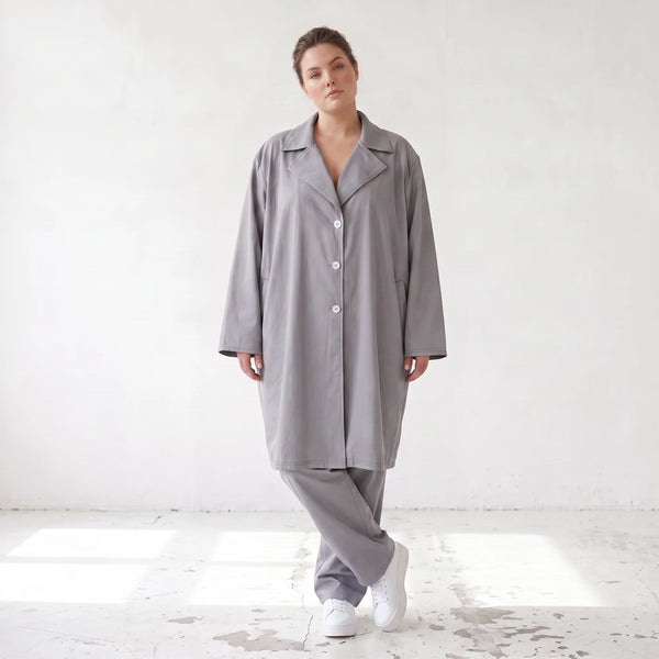 Grauer Bengaline Mantel locker oversize luftig mit Hemdkragen elastisch und zeitlos grau