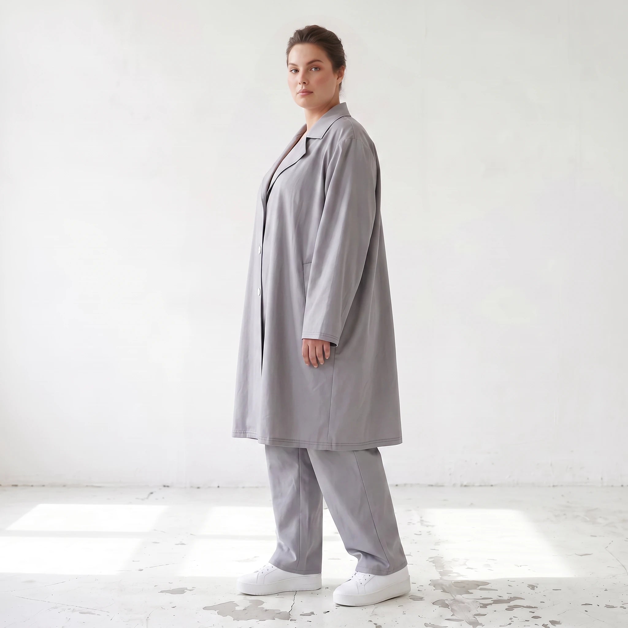 Grauer Bengaline Mantel locker oversize luftig mit Hemdkragen elastisch und zeitlos grau