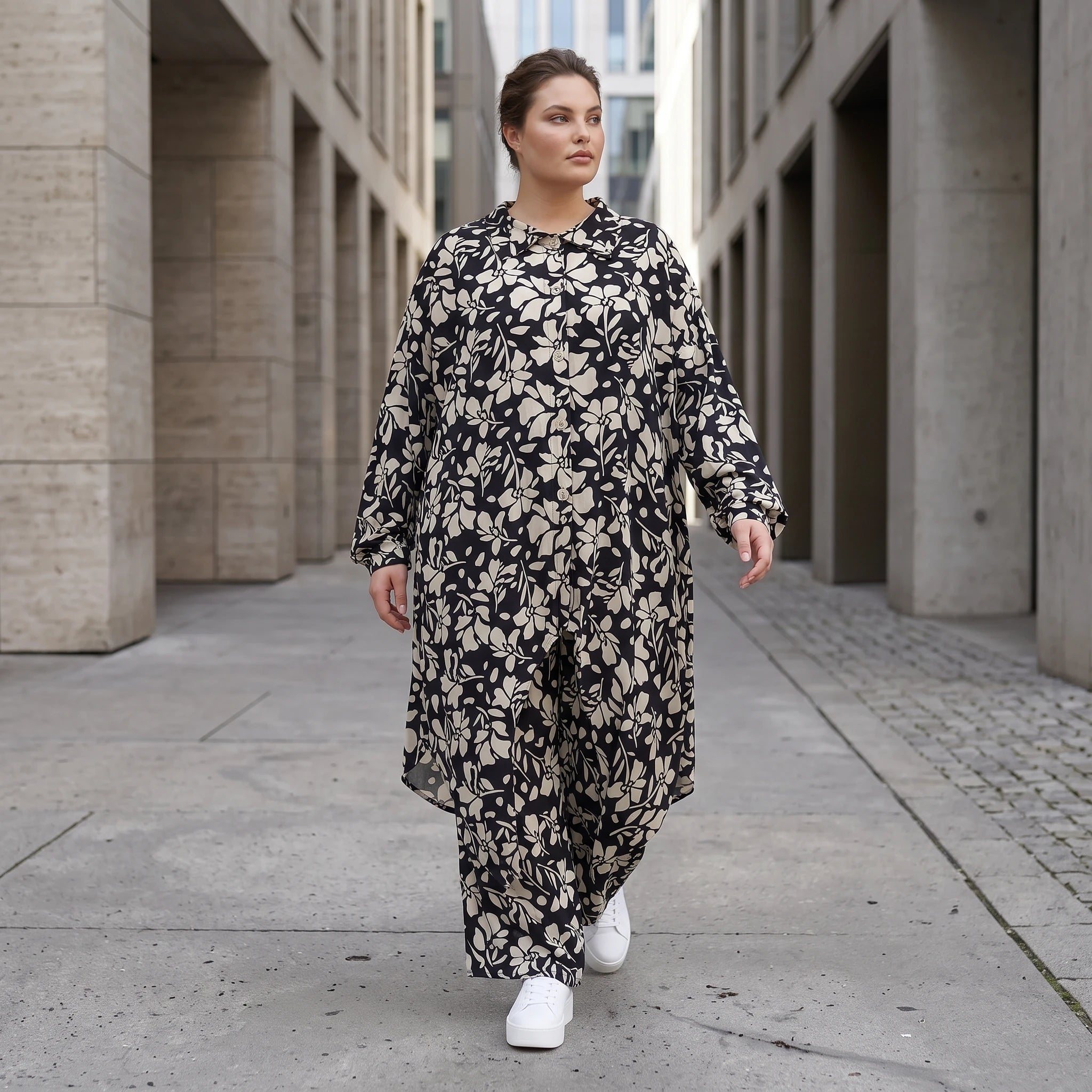 Damen Bluse Lagenlook Viskose Schwarz/Ecru, Zipfelform, Langarm, V-Ausschnitt, Oversize große Größen – AKH Fashion