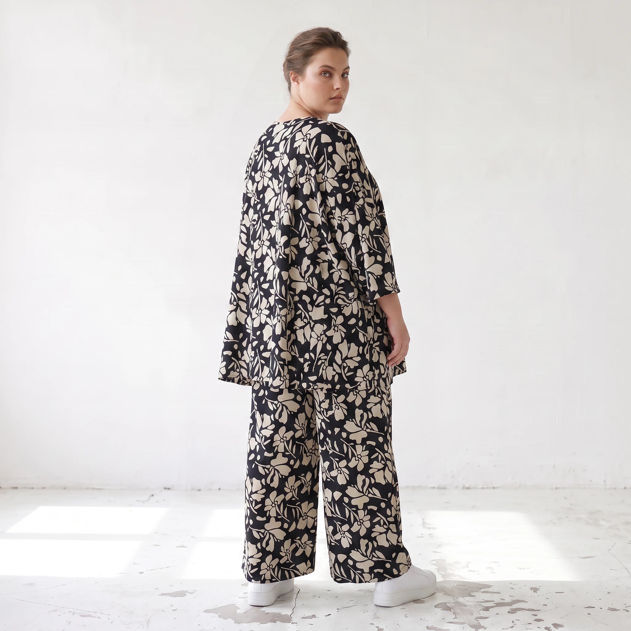 Damen Shirt Lagenlook Viskose Schwarz/Ecru, A-Form, Oversize große Größen – AKH Fashion