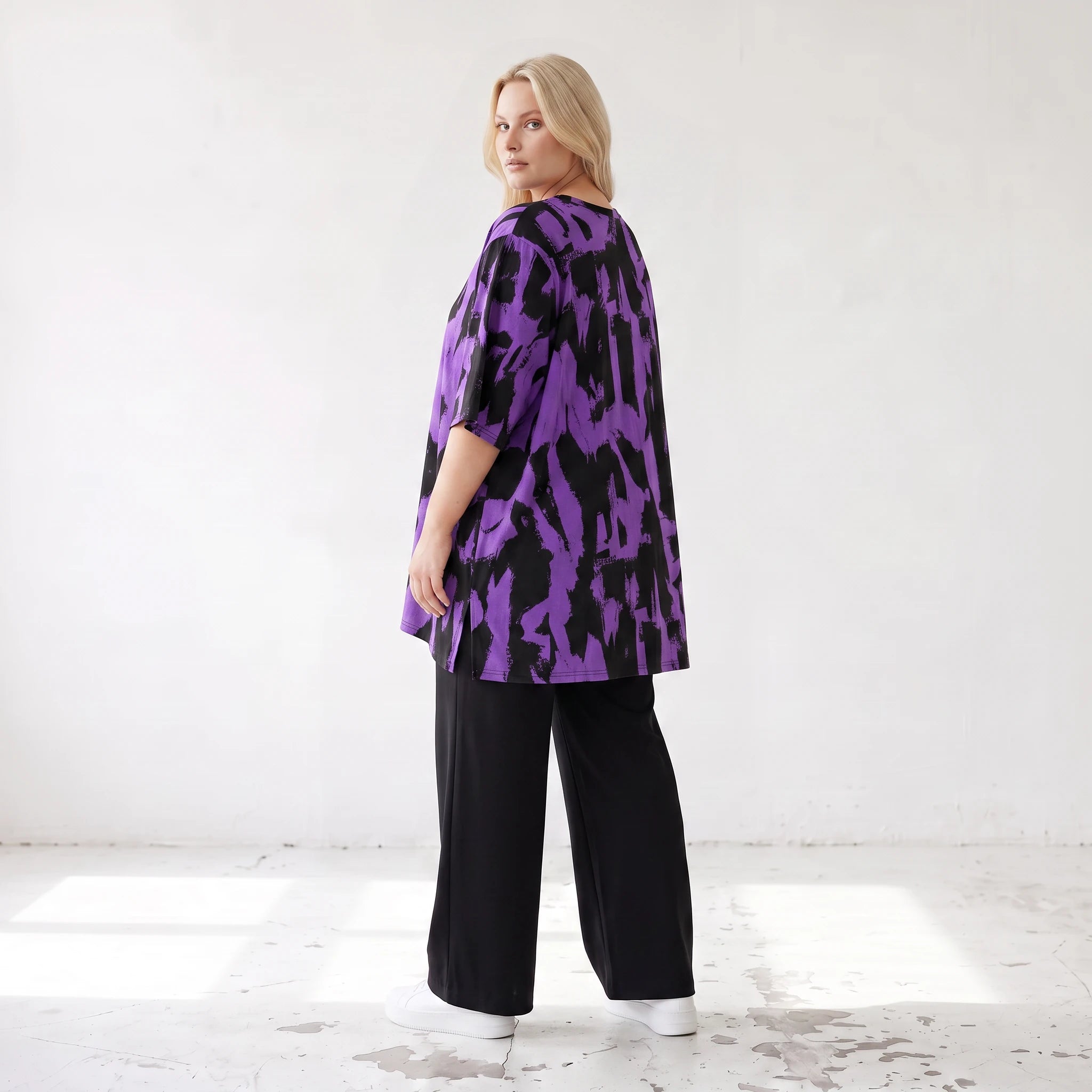 Damen Shirt Lagenlook Baumwolle Violett/Schwarz, A-Linie, Kurzarm, Seitenschlitze, Oversize große Größen – Funky Diva