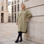 Beige Kapuzenjacke aus Baumwolle in French Terry Qualität mit Reißverschluss Taschen