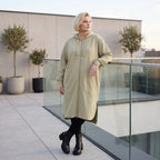 Beige Kapuzenjacke aus Baumwolle in French Terry Qualität mit Reißverschluss Taschen
