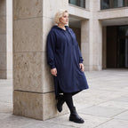 Dunkelblaue Kapuzenjacke aus Baumwolle mit Reissverschluss Seitentaschen und Kapuze