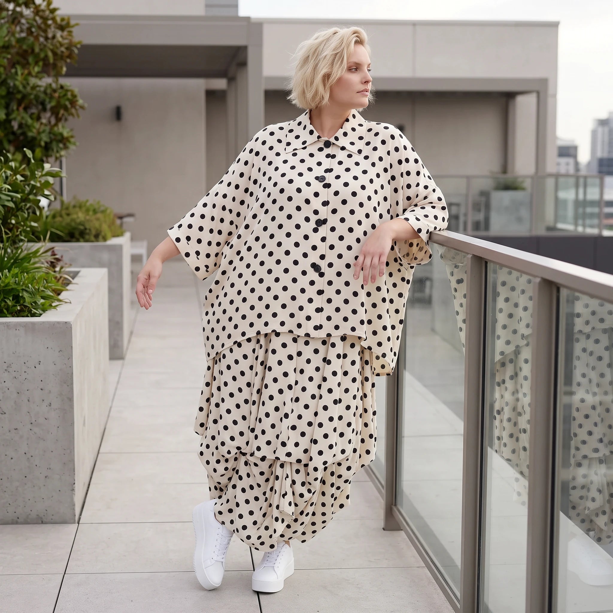 Damen Rock Lagenlook Viskose White/Schwarz, Ballonform, Punkte, Elastikbund, Oversize große Größen – AKH Premium