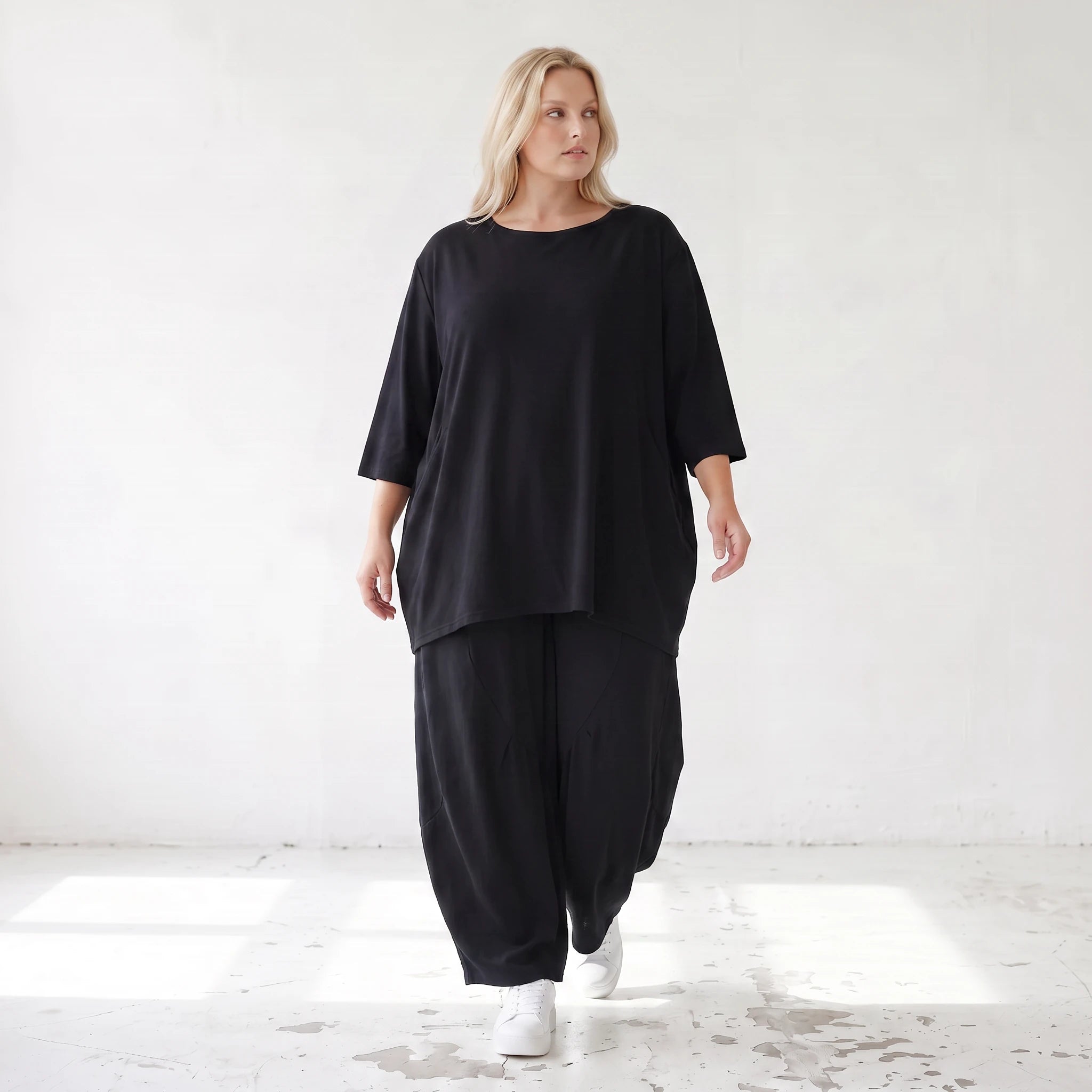 Damen Hose Lagenlook Lyocell Schwarz, Ballonschnitt, Oversize große Größen – AKH Premium