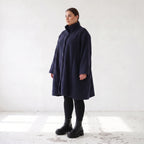 Marine Teddyjacke aus Flauschstoff in A-Linie mit Kellerfalte am Rücken warm und weich