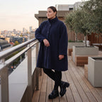 Marine Teddyjacke aus Flauschstoff in A-Linie mit Kellerfalte am Rücken warm und weich