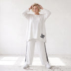 Weiches Langarmshirt in Weiß aus French Terry mit Grafikprint und lockerer A-Linie