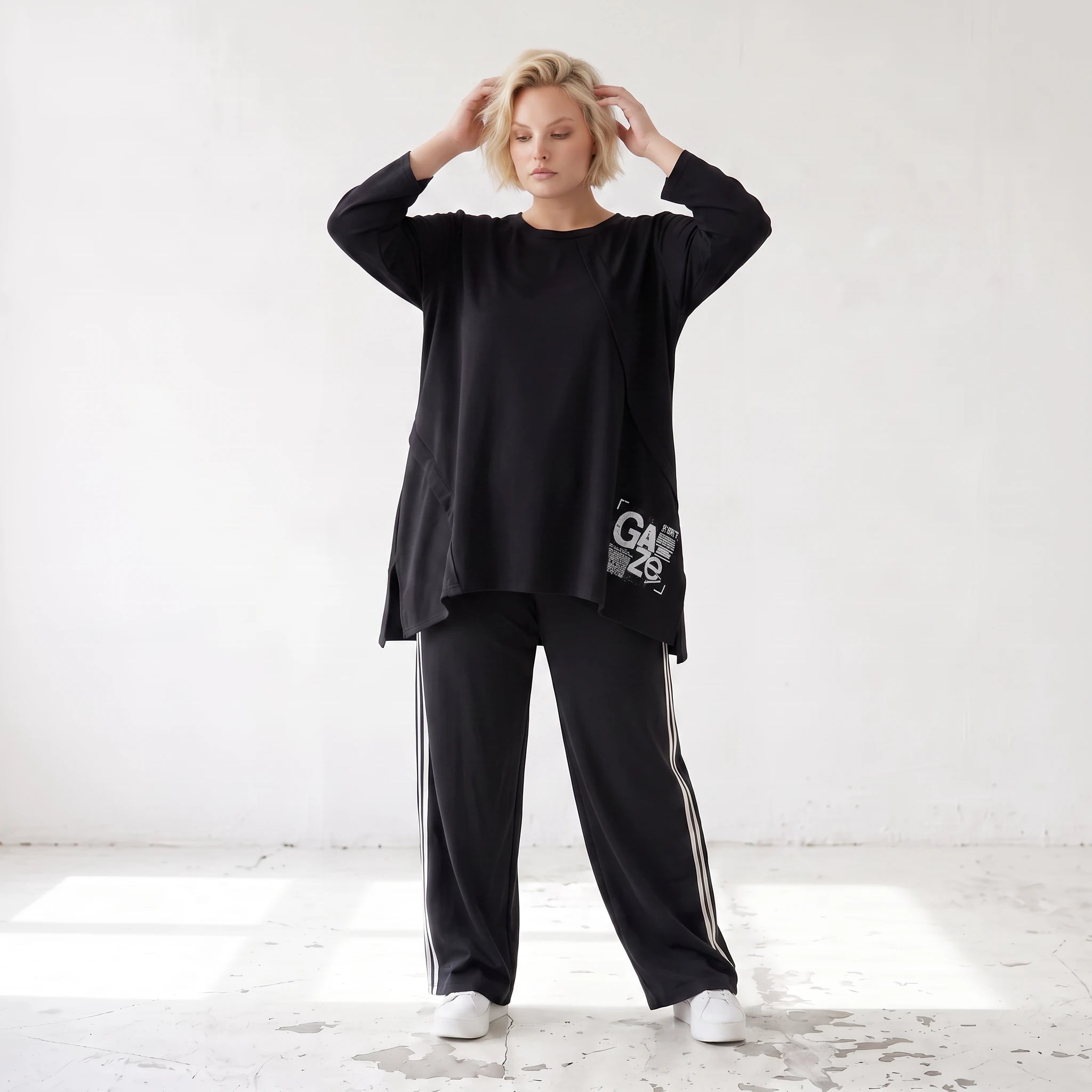 Langarmshirt aus French Terry locker in A-Linie mit Rundhalsausschnitt und Grafik-Print