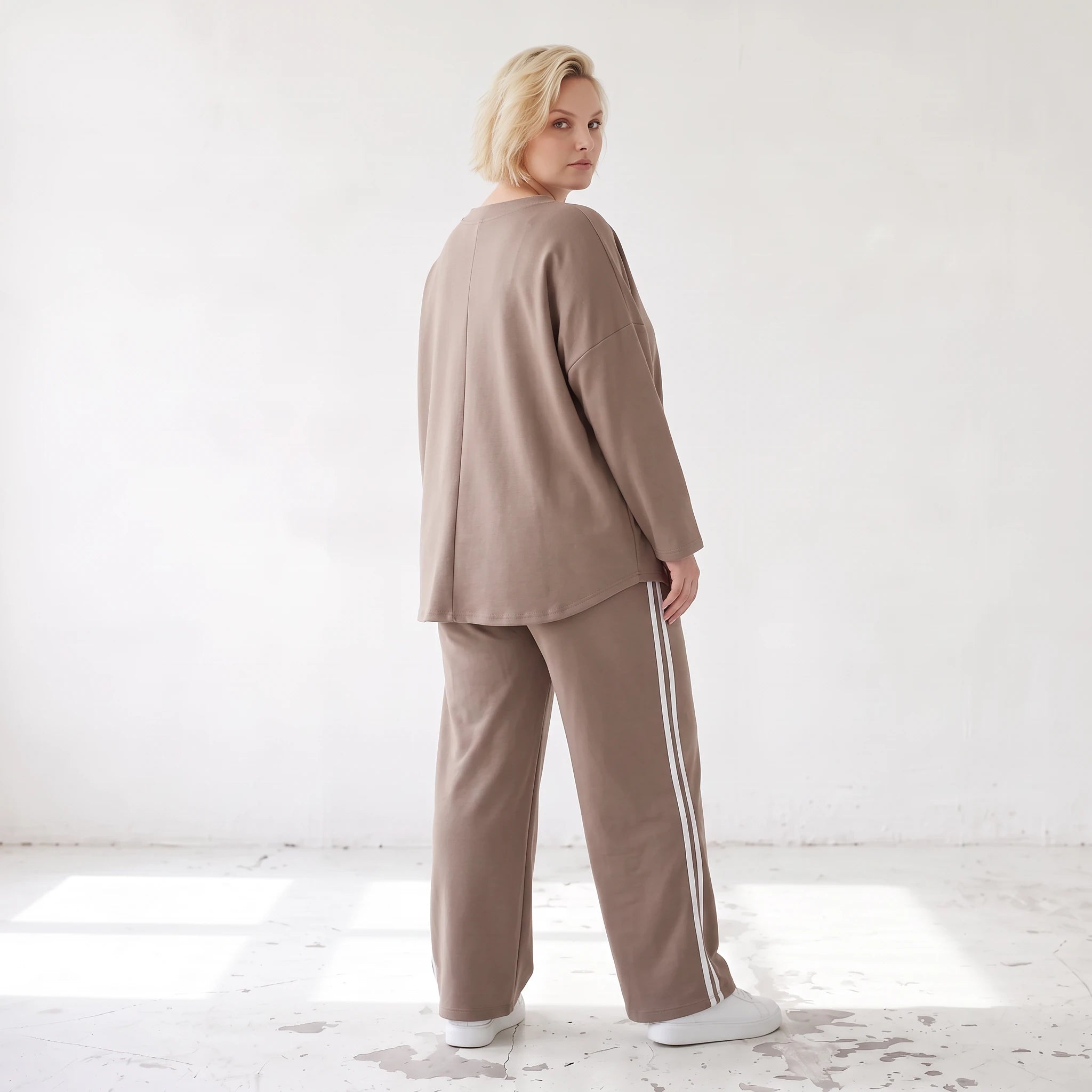 Jogger-Hose im Retro College Look aus French Terry mit weißen Kontraststreifen Ballonform