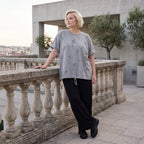 Graues Shirt im Destroyedlook aus weichem Jersey mit Rundhalsausschnitt geradem Schnitt