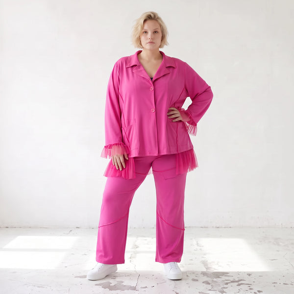 Fuchsia Stretchhose aus Travellergewebe mit geradem Bein Zierklappen und Overlocknaht