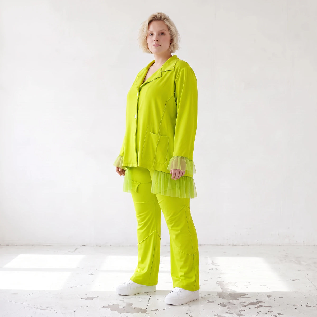 Limette Travellerbluse in A-Linie mit Hemdkragen locker fallend formstabil bequem sanft