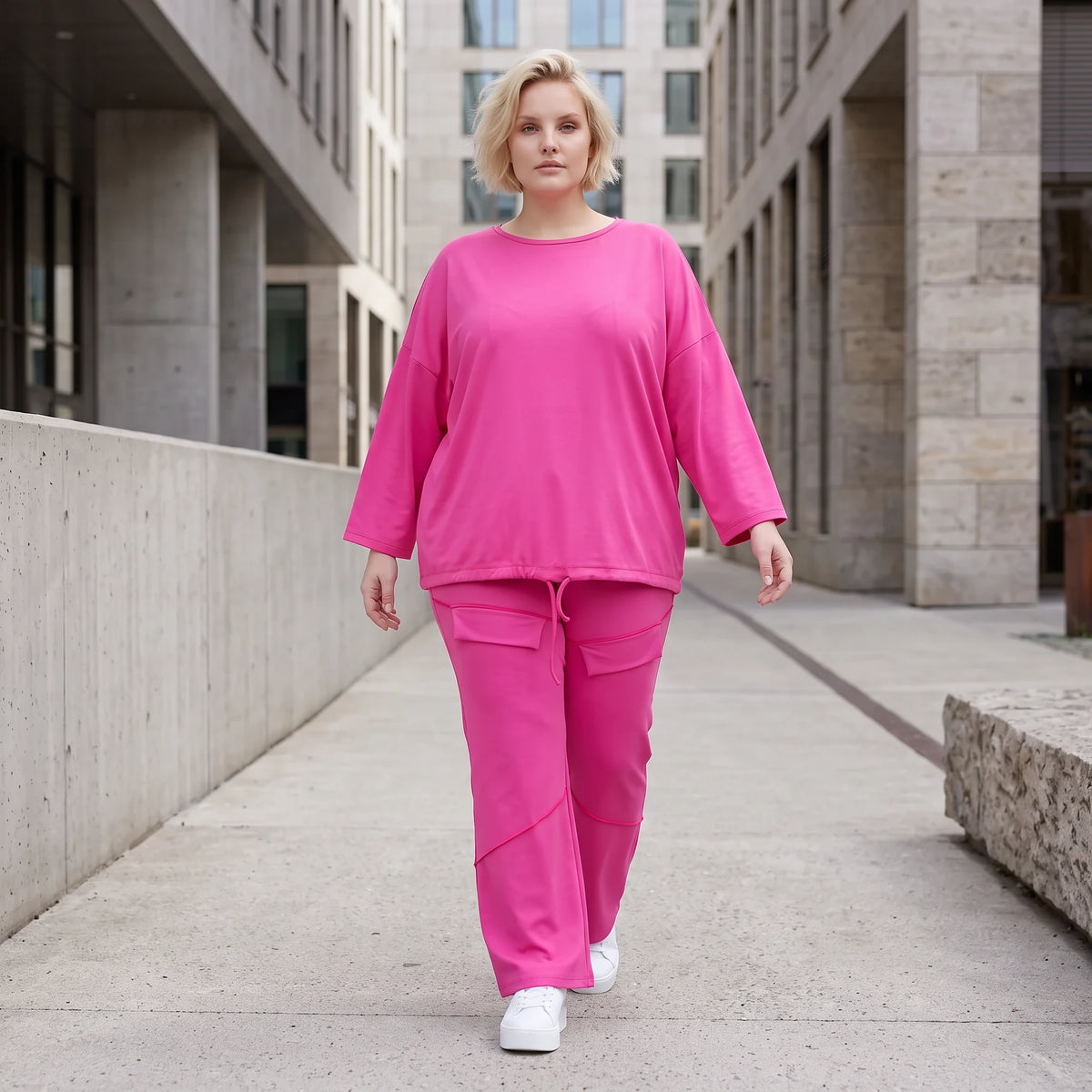 Langarmshirt in Fuchsia aus Travellerstoff mit Stretch kastig geschnitten mit Tunnelzug