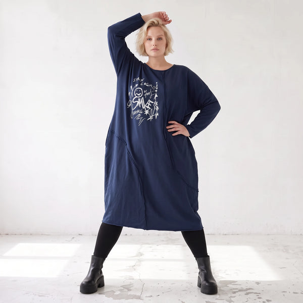 Kleid in verwaschenem Blau aus French Terry mit Ballonform Rundhals und Seitentaschen