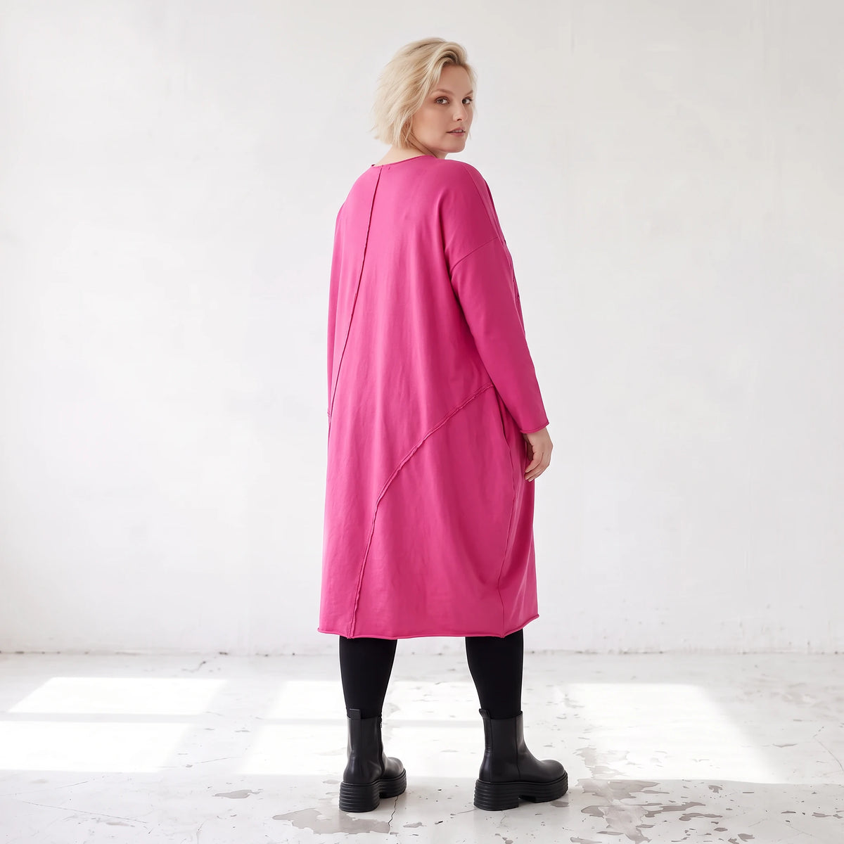 Altrosa Ballonkleid aus weichem French Terry mit Stretch und Faltennaht in Ballonform