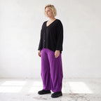 Violette Ballonhose aus softem Slinkystretch mit weitem Bein Flügeltaschen Schlupfbund