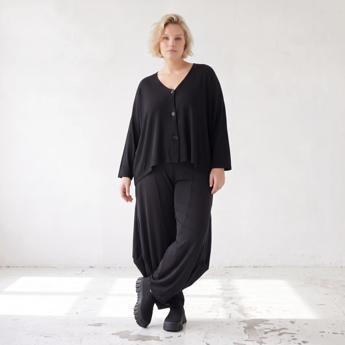 Ballonhose aus Slinky mit Stretch weites Bein als Schlupfhose fließend und elegant edel