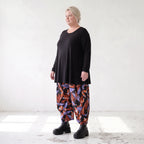 Schwarze Ballonhose aus Romanitjersey mit weitem Bein und Elasthan für lässigen Komfort