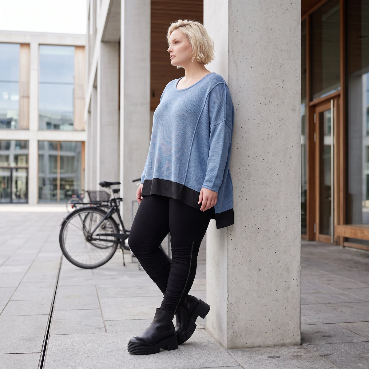 Strickpullover aus Baumwolle weich und warm mit Vokuhila Schnitt und Seitenschlitzen
