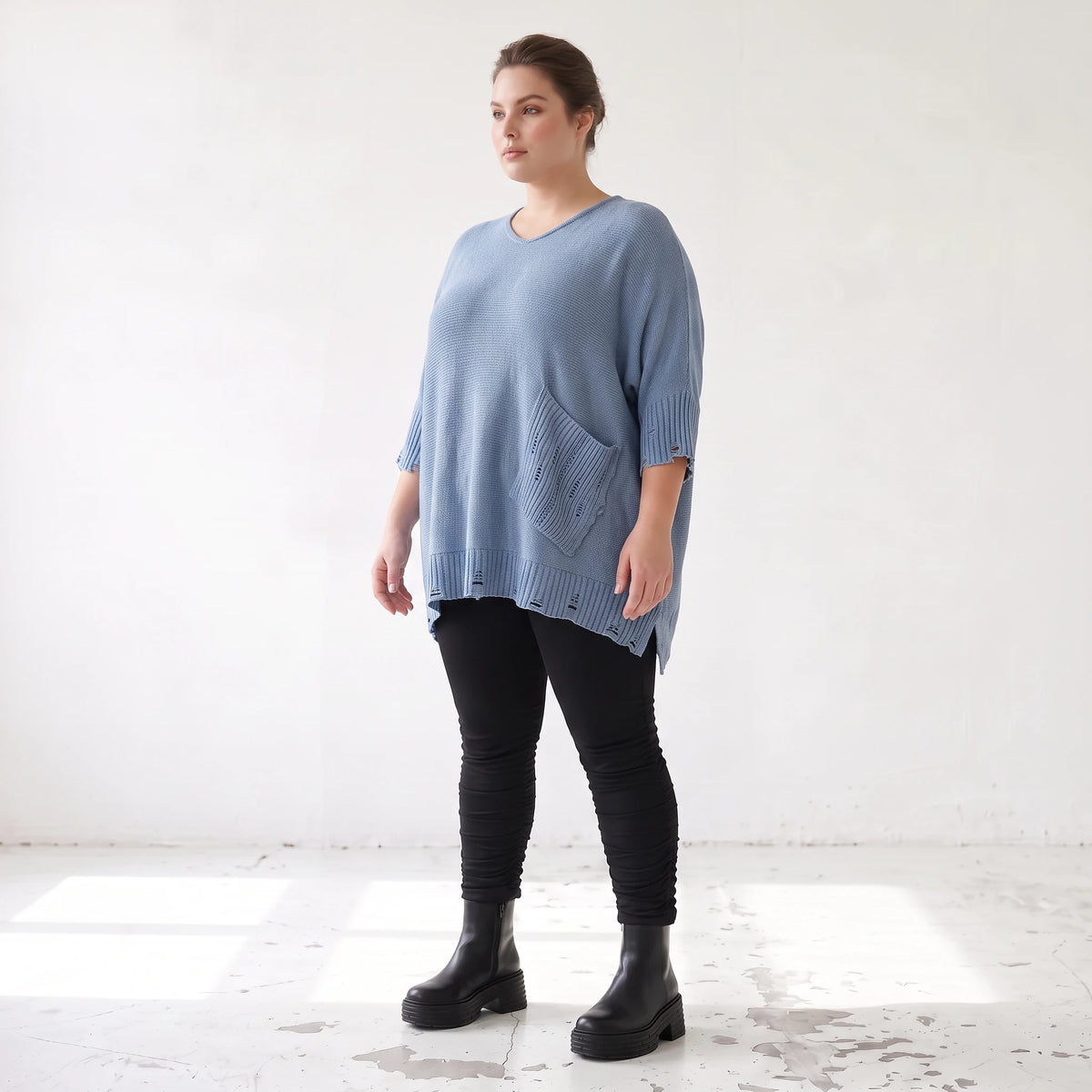 Strickpullover in Jeansblau mit Destroyed Optik A-Linie Rundhalsausschnitt Taschen Langarm