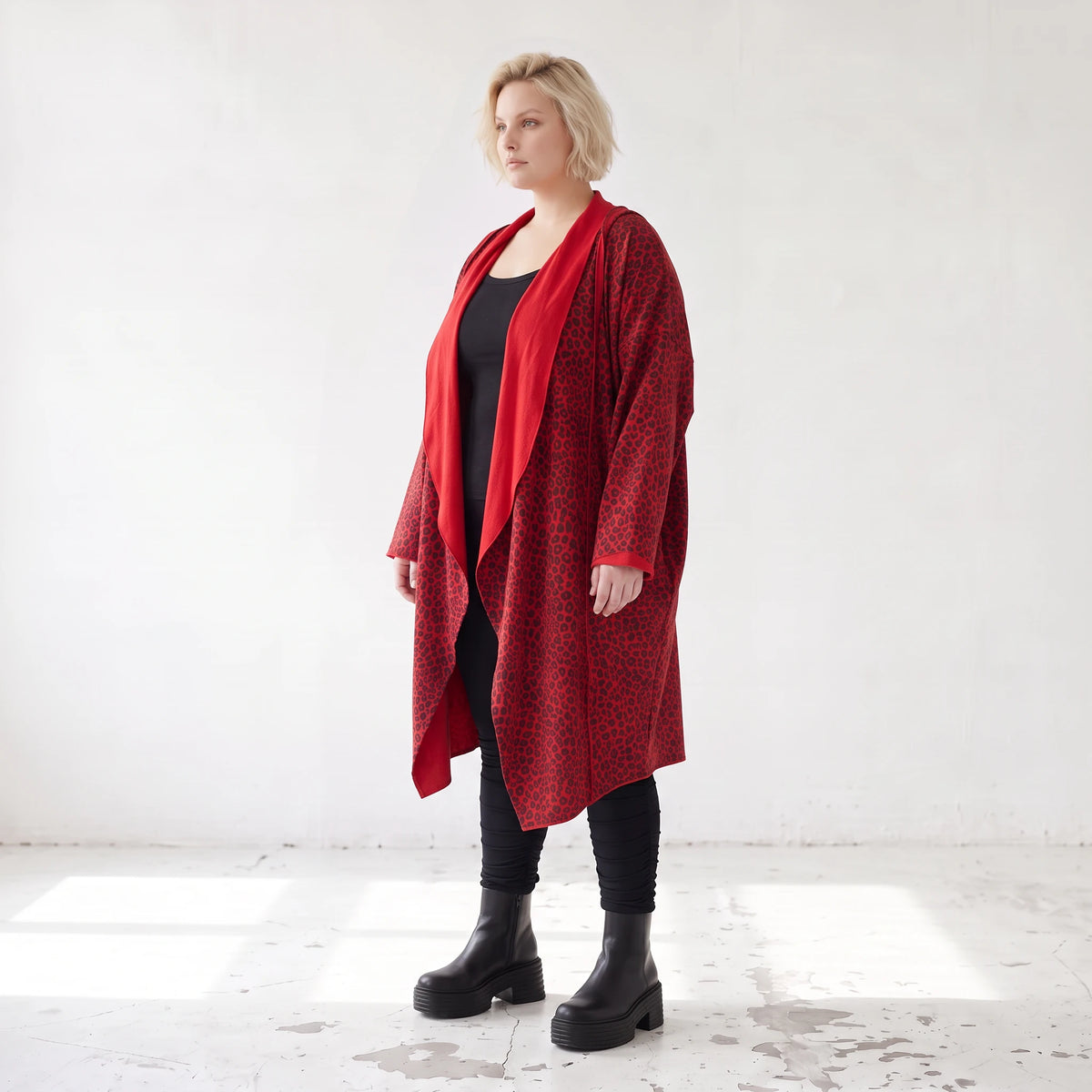 Cardigan aus French Terry in gerader Form mit Stehkragen offener Front und Baumwollmix