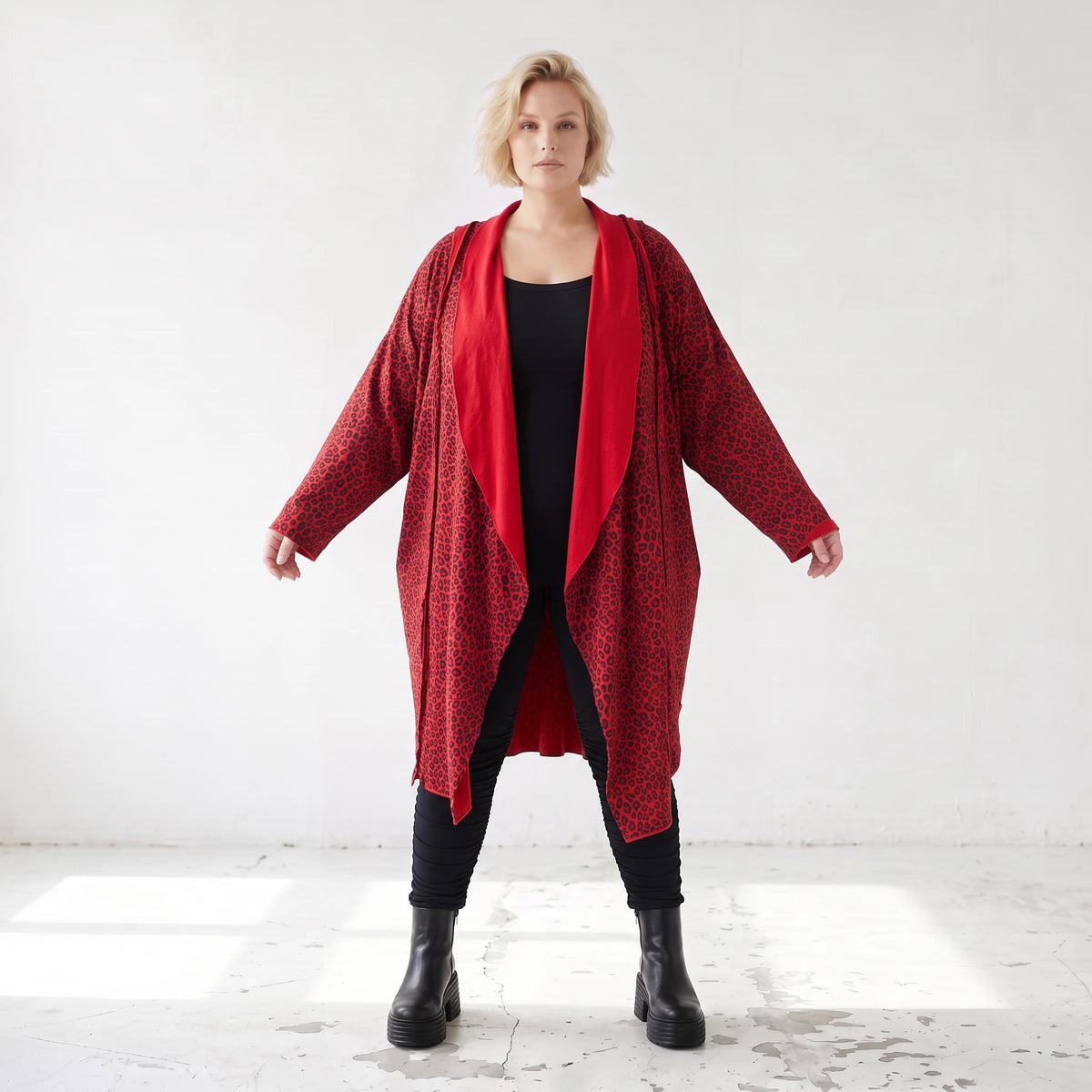 Cardigan aus French Terry in gerader Form mit Stehkragen offener Front und Baumwollmix