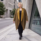 Cardigan in Camel aus feinem French Terry mit Stehkragen in geradem Schnitt aus Italien