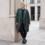 Cardigan aus French Terry mit Stehkragen Seitentaschen und Faltennaht in weicher Optik