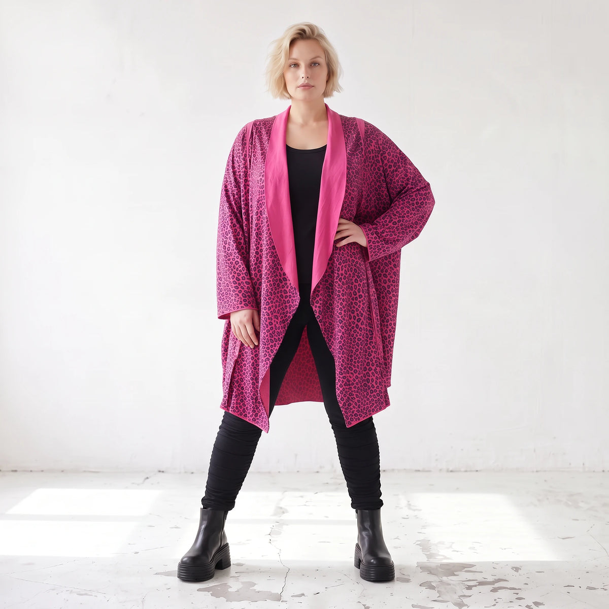 Cardigan aus weichem French Terry mit Stehkragen geradem Schnitt und Seitentaschen