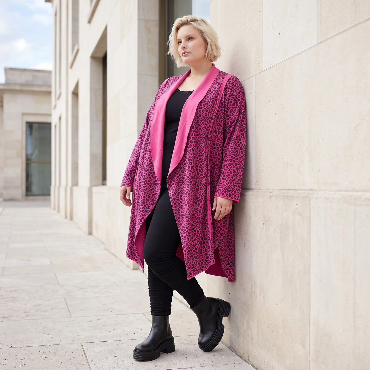 Cardigan aus weichem French Terry mit Stehkragen geradem Schnitt und Seitentaschen