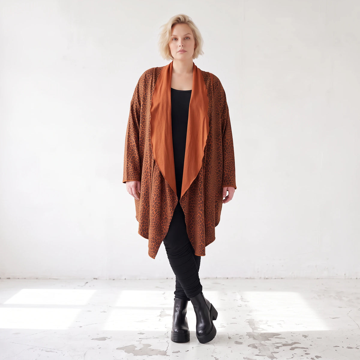 Cardigan in Rost aus French Terry mit Stehkragen geradem Schnitt und Seitentaschen vorne