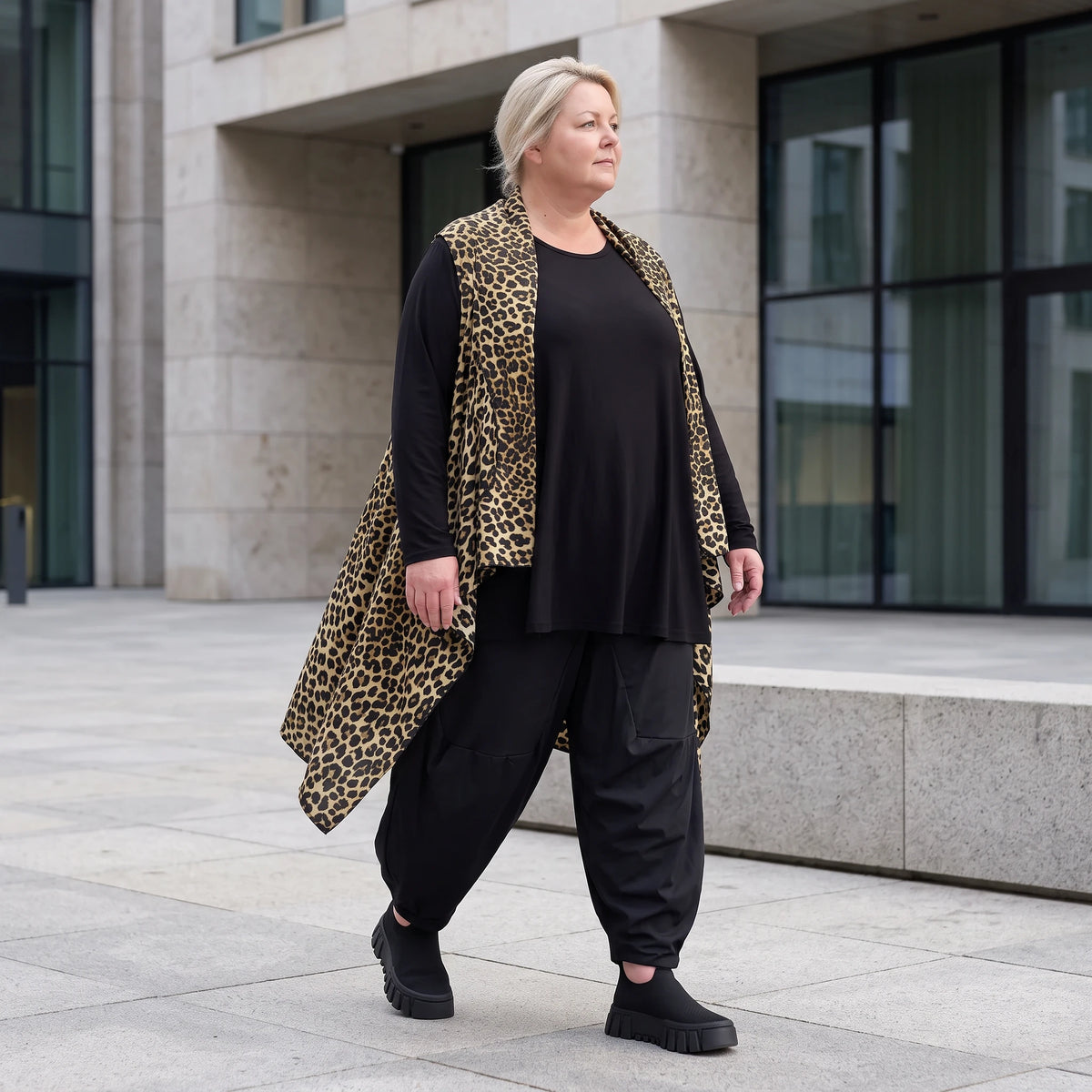 Ärmellose Satinweste in Beige/Schwarz mit Stehkragen und eleganter A-Linie Passform