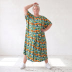 Jerseykleid in Grün/Multi mit Rundhalsausschnitt in Ballonform aus weichem Stretchstoff