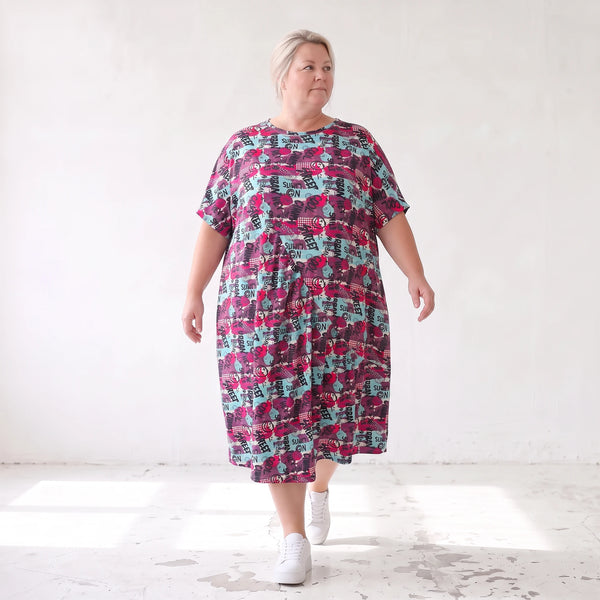 Jerseykleid aus weichem Jersey mit Ballonschnitt Rundhalsausschnitt und kurzen Ärmeln