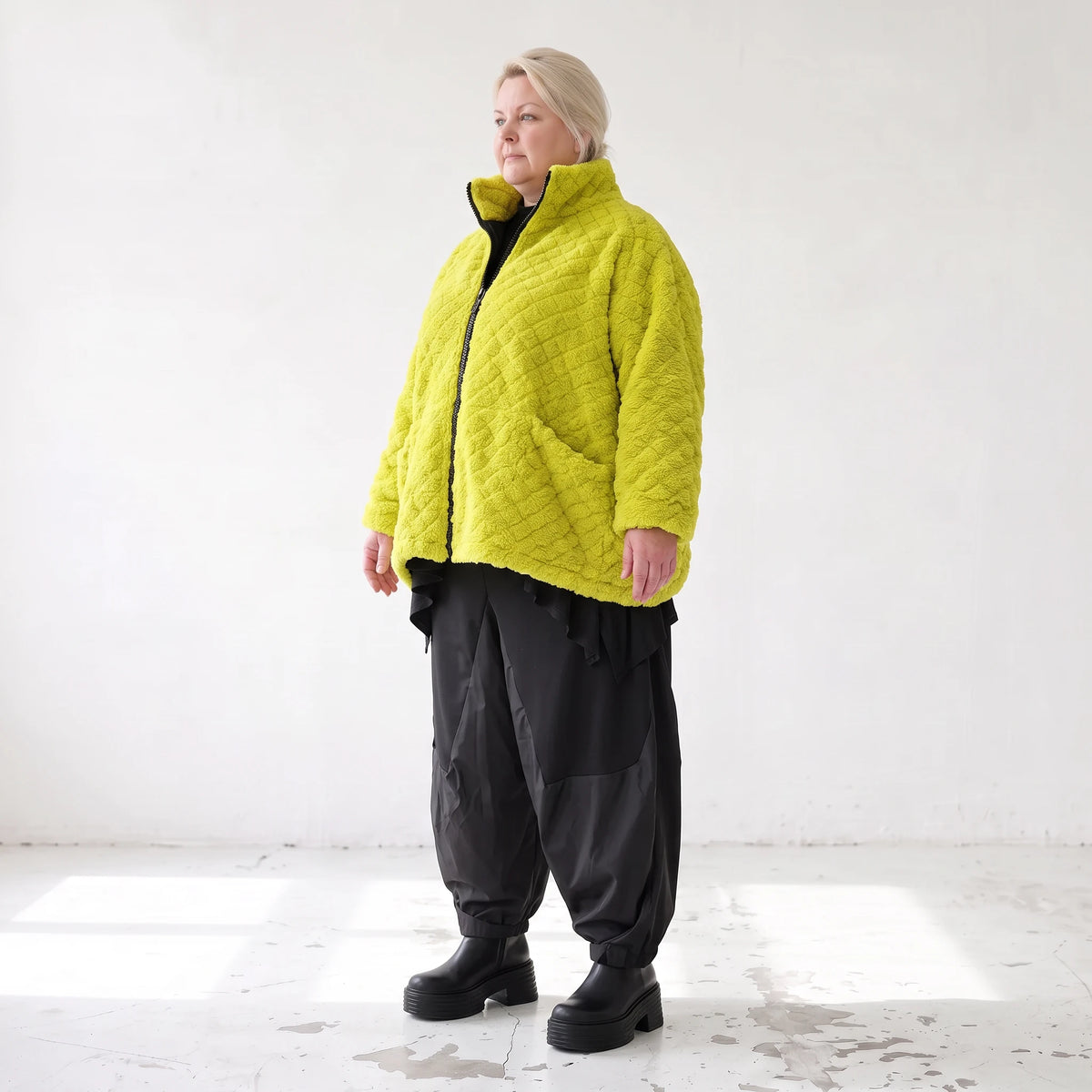 Limettefarbene Teddyjacke aus Kuschelfleece mit kastiger Passform für Wintertage ideal