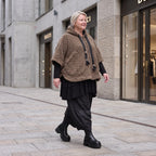 Kuschelige Teddyweste in Beige mit Tüllkombination ärmellos warm für schicke Winterlooks