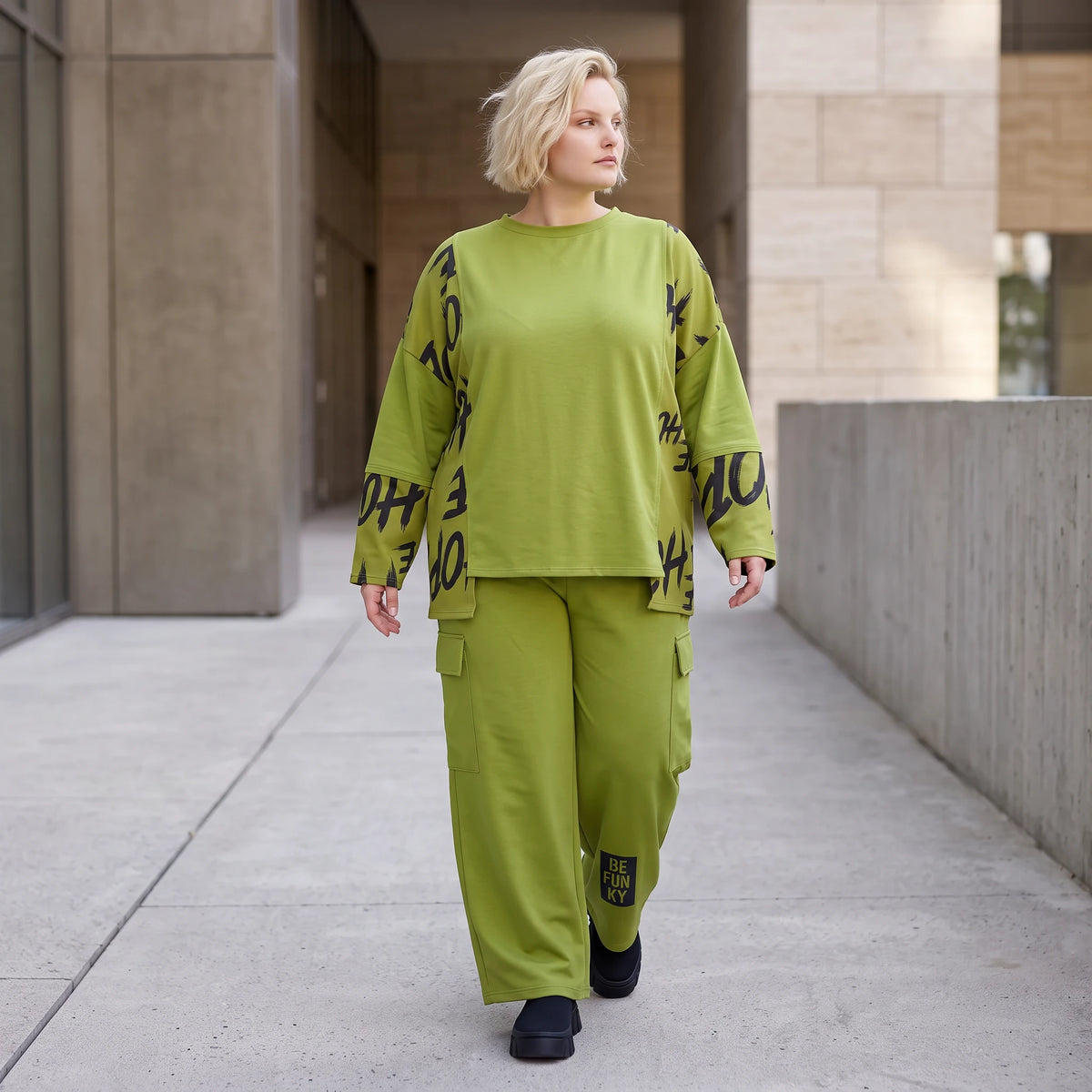 Ballonhose aus weichem Fleece in Olivgrün mit Stretch und elastischem Bund bequem lässig